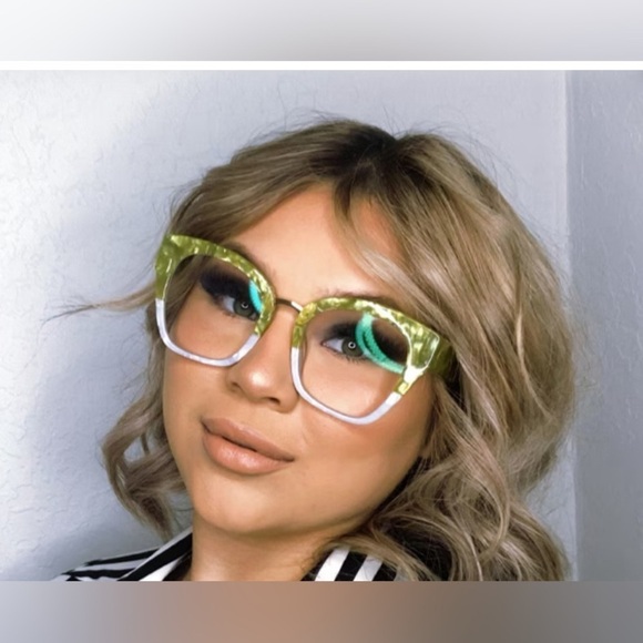 Zeelool Two Tone Green and White Large Ophthalmic Frame. - Picture 4 of 8